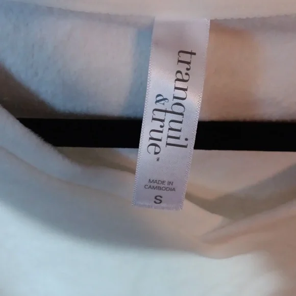 Tranquil & True Cream Color Loungewear/Pajamas V-Neck - Picture 2 of 5